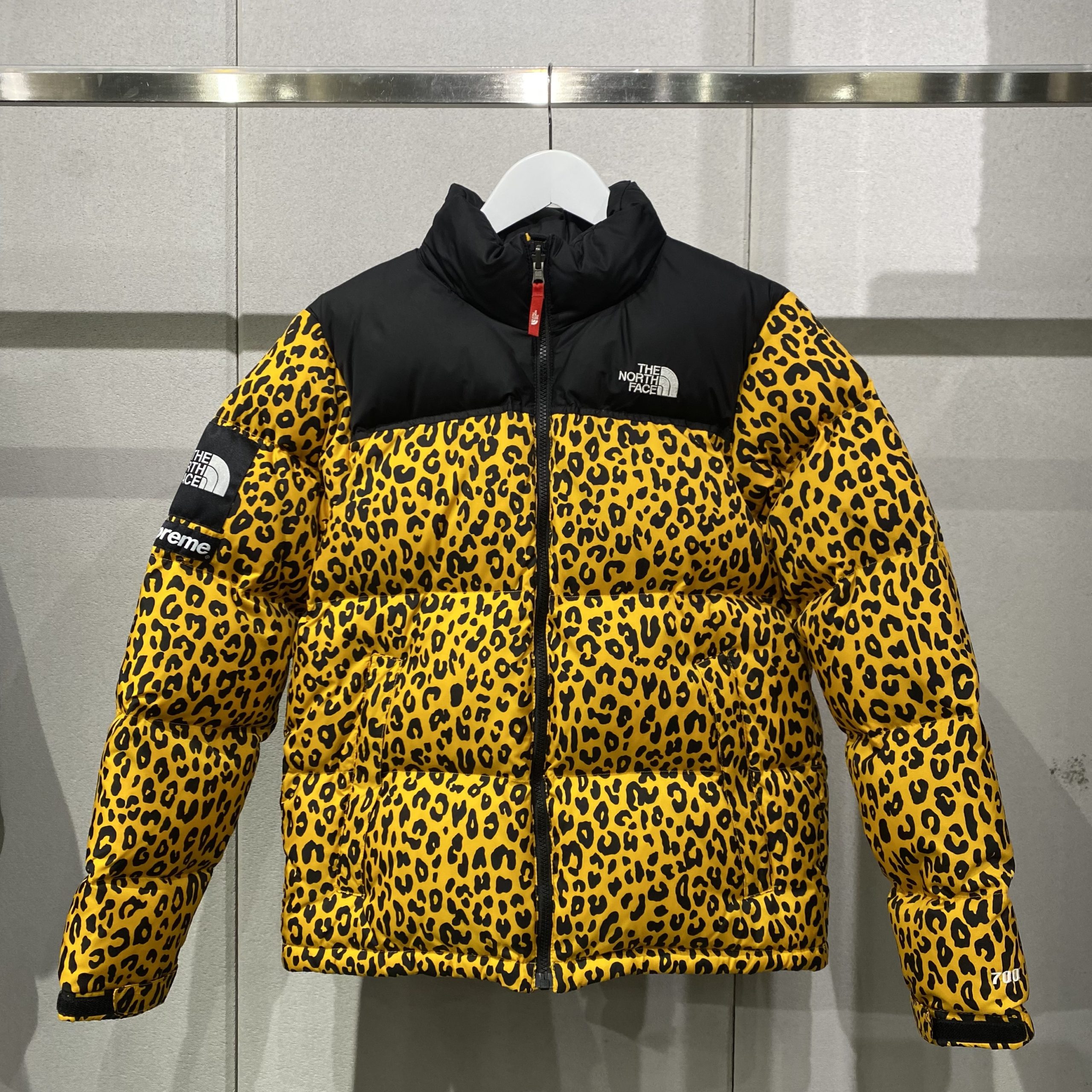 Supreme×THE NORTH FACE】11AW Leopard Nuptse Down Jacket 【買取入荷 ...